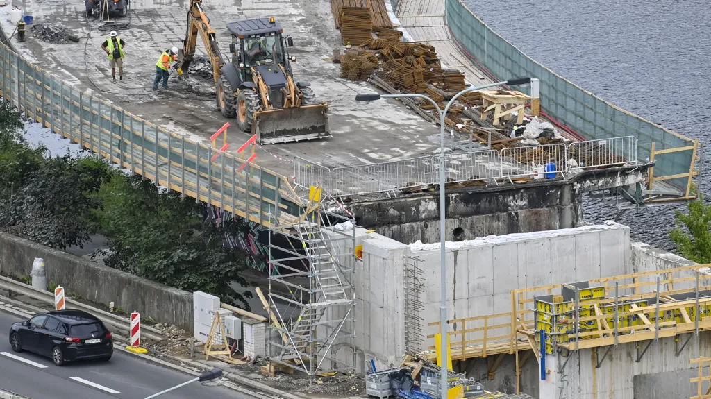 Oprava Barrandovského mostu