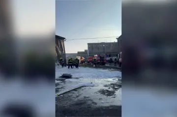 Hasiči vyjížděli k požáru v Mníšku pod Brdy, škoda je přes pět milionů