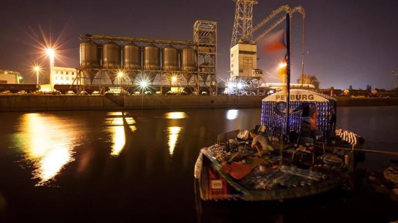 Z Nymburku do Hamburku na lodi z PET lahví