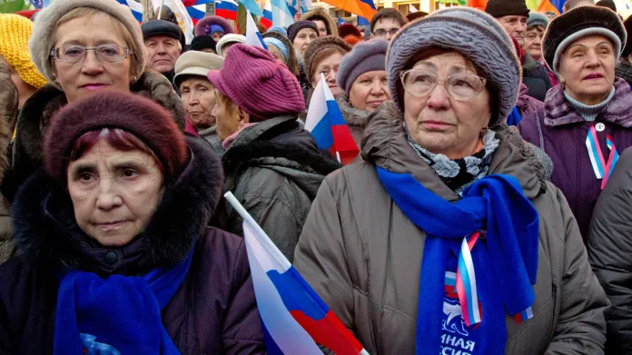 Demonstrace Putinových příznivců u Kremlu