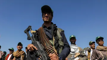 Jemenští džihádisté hútíové na snímku ze září 2024