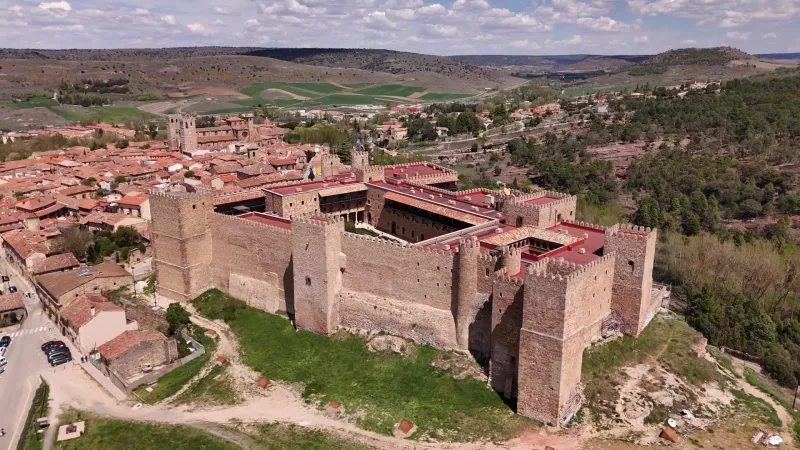 Středověká vesnice Sigüenza leží v provincii Guadalajara severovýchodně od Madridu