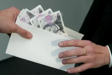 Místo poskytnutí půjčky rovnou hrozba exekucí