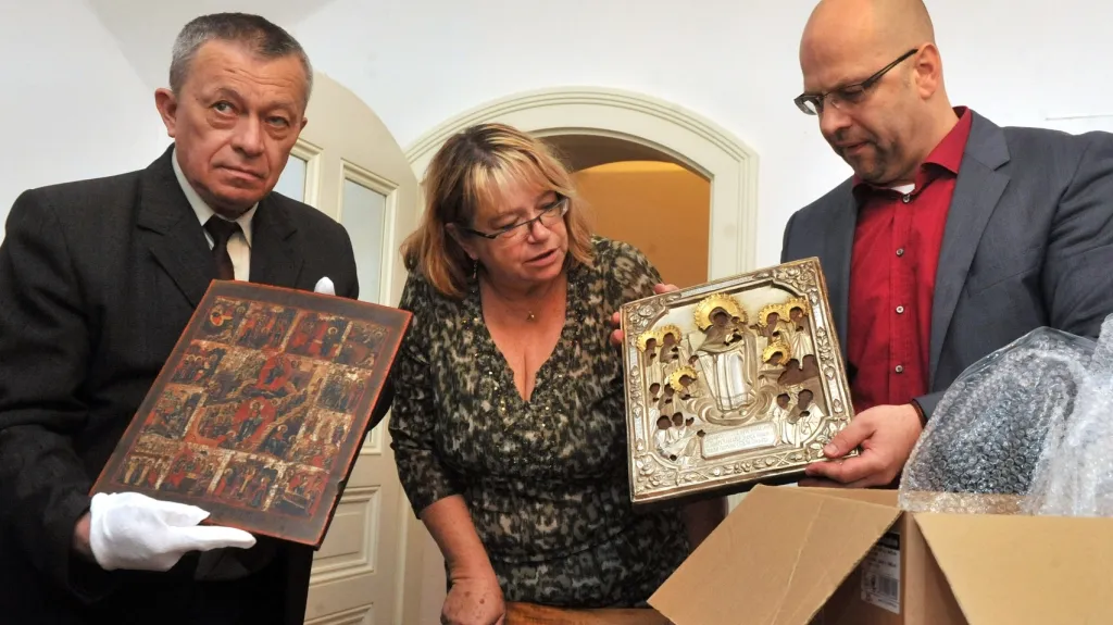 Ostravské muzeum si převzalo ztracené ikony
