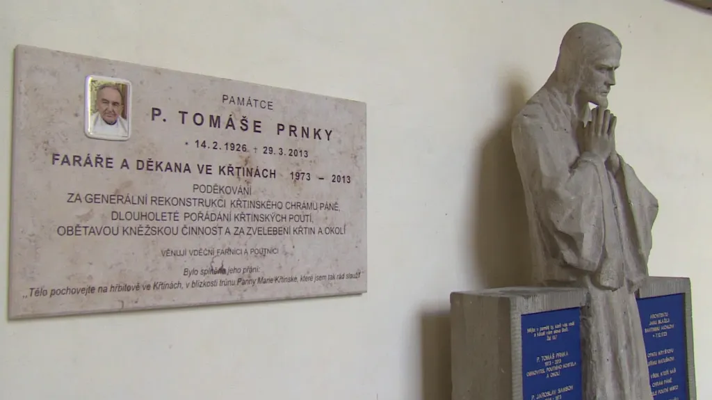 Pamětní deska ve křtinském chrámu
