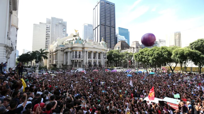 Demonstrace v reakci na vraždu radní v Rio de Janeiru