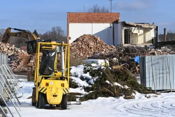 Aš bude mít nové nádraží. To staré stavbaři bourají