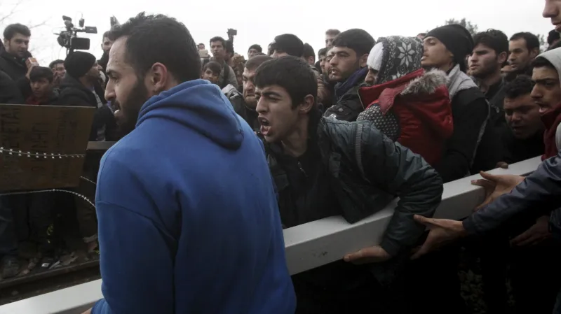 Horizont ČT24: Vzrůstající napětí na řecko-makedonské hranici