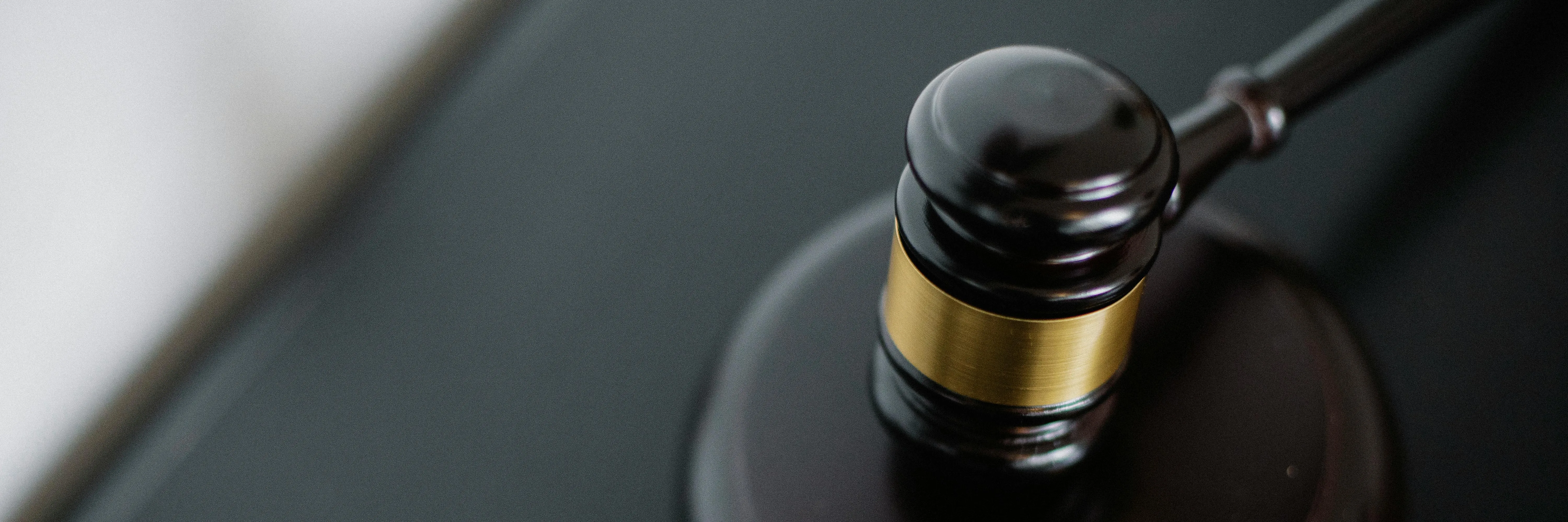 Státní zástupce obžaloval tři muže z útoků na bezdomovce v obchodním centru