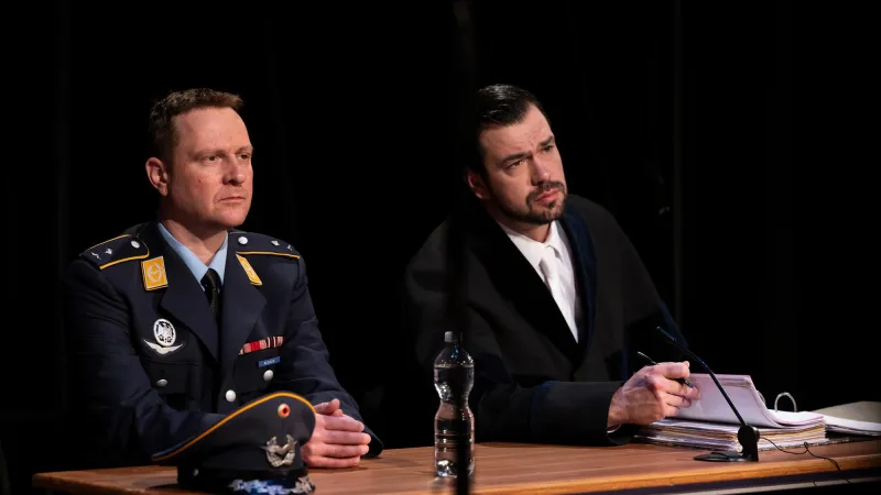 Z inscenace Teror v Moravském divadle Olomouc