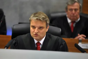 Volby se mohou konat i s neúplným zákonem, míní Nejvyšší správní soud