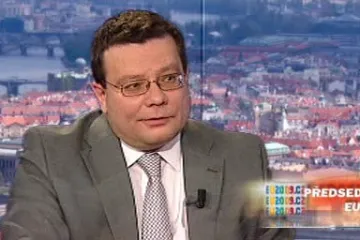 Vondra apeluje na jednotnost Unie, chválí návrhy finanční regulace a bral by euro