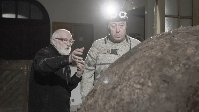 Jan Švankmajer při natáčení filmu Hmyz