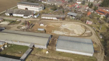 Obyvatelé Vnorovic se brání proti vzniku obřích jímek na kejdu