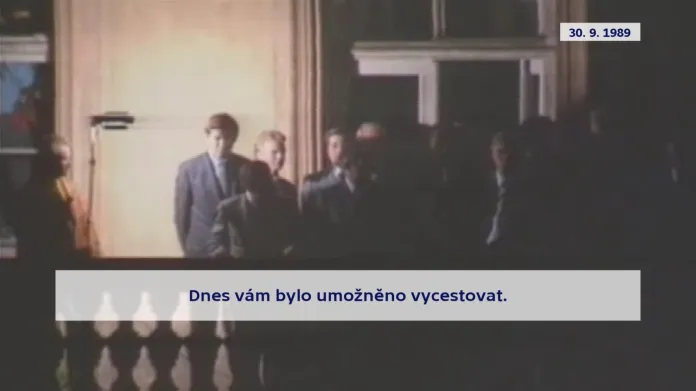 Hans-Dietrich Genscher promluvil k uprchlíkům z balkonu ambasády