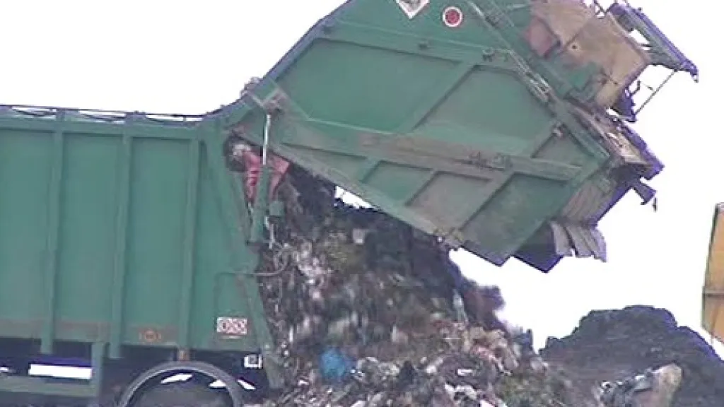 Ukládání odpadu na skládce