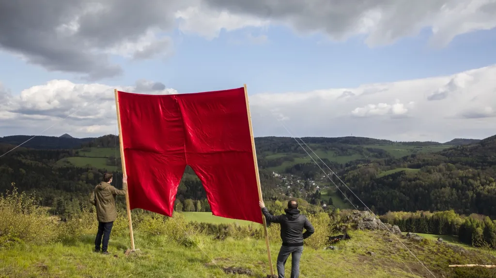 Nominace na první cenu Czech Press Photo 2017 v kategorii Lidé, o kterých se mluví (série)