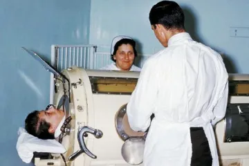 Zemřel muž, který svůj život strávil v „železných plících“. Dětskou obrnu pomohla až později téměř vymýtit vakcína