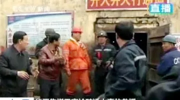 Záchranáři v čínském dole