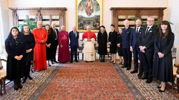 Britský král Karel III. s královnou Camillou se setkal s kardinálem Pietrem Parolinem