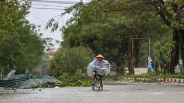 Tajfun Bualoi zasáhl Vietnam