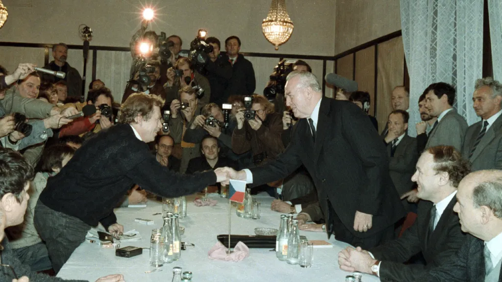 Jednání Václava Havla a OF s Ladislavem Adamcem a ÚV NF ČSSR