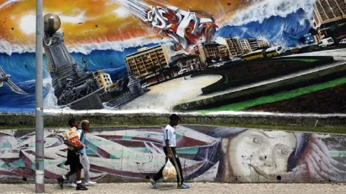 Street art v Lisabonu připomínající katastrofu z roku 1755