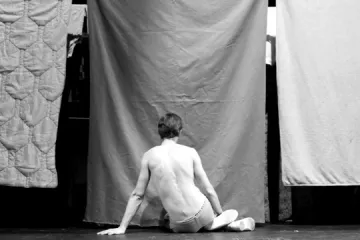 Michal Pěchouček se ocitl V samotě bavlníkových polí