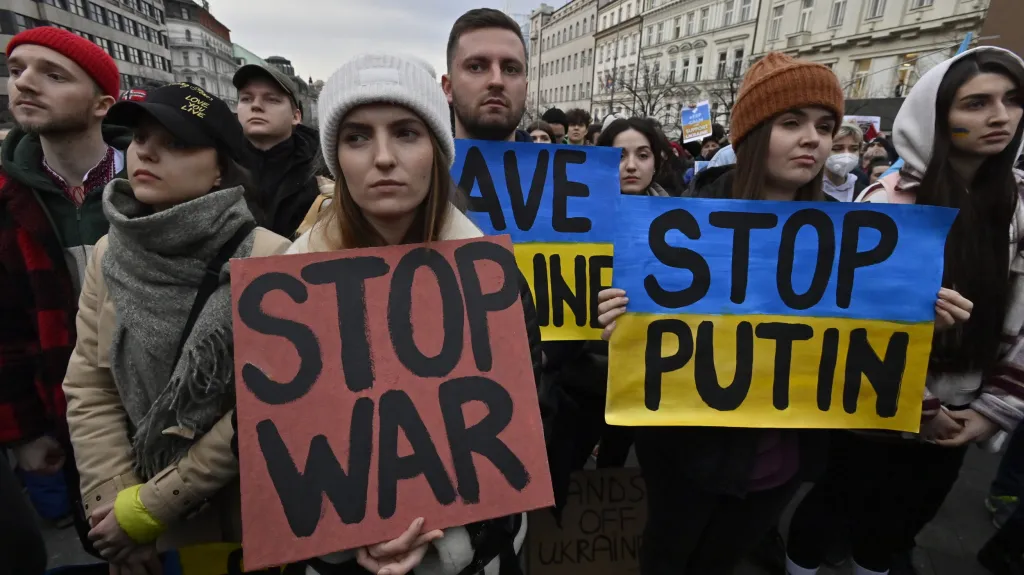 Demonstrace na podporu Ukrajiny na pražském Václavském náměstí