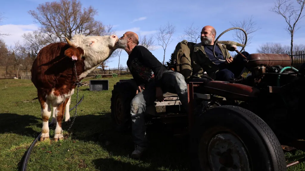 „Nejvíc se dokážu vyrovnat sám se sebou, když spím venku. Dívám se na hvězdy a pochopím, že moje starosti a smutky jsou malicherné. Přestanu se brát tak tragicky.“