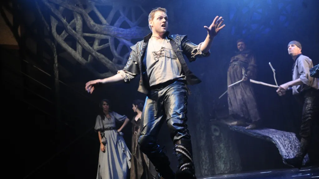 Jan Kříž v představení Robin Hood