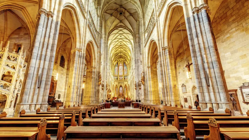 Interiér hlavní lodi