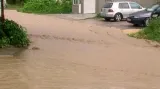 Povodně v Bulharsku přerušily dodávky elektřiny i provoz v ulicích