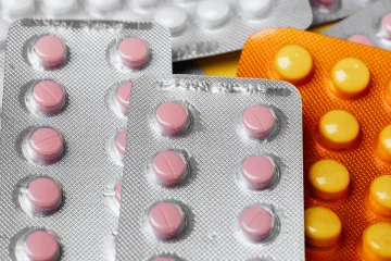 Lidé nově nezaplatí část doplatku za léky, který pojišťovny vracely