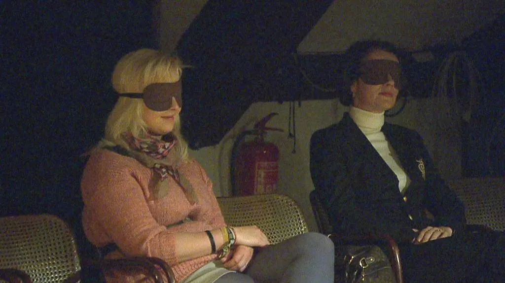 Diváci "sledují" představení Cesta kolem světa za 80 dní