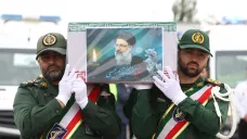 Íránci truchlí za zesnulého prezidenta Ebráhíma Raísího
