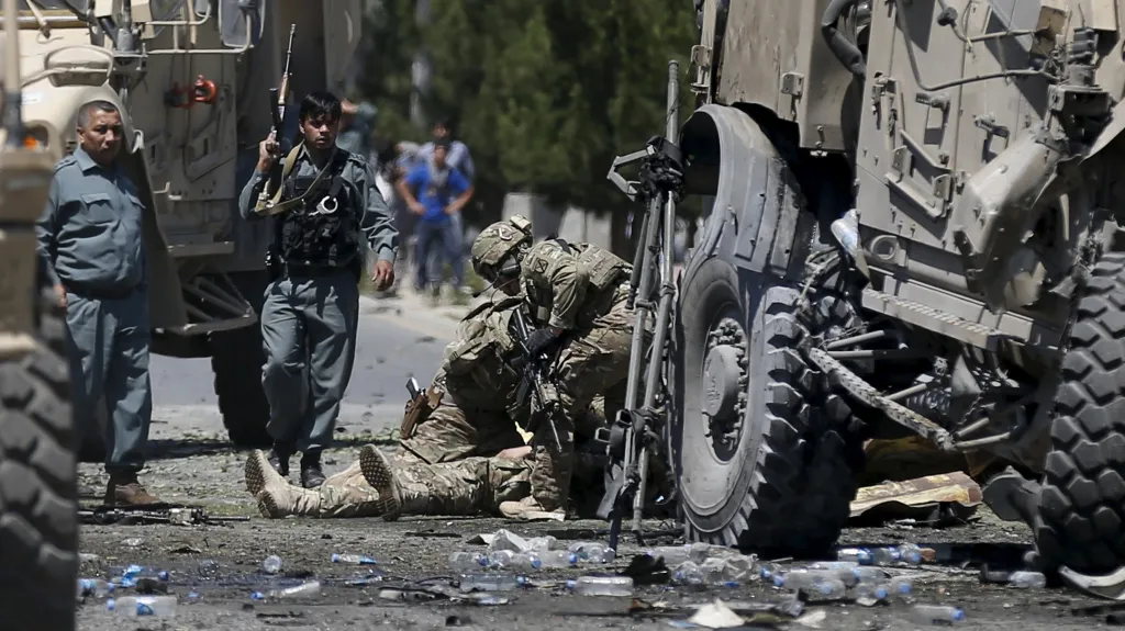 Atentát na konvoj NATO v Kábulu