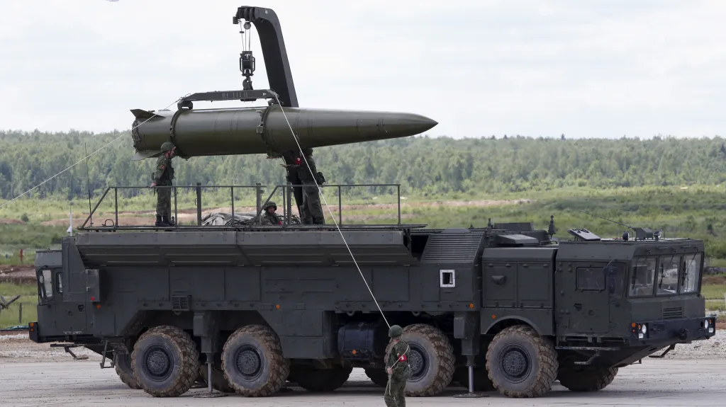 Nakládání rakety Iskander