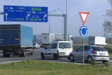 Nebezpečný kruhový objezd komplikuje dopravu v Českých Budějovicích. Pomůže obchvat