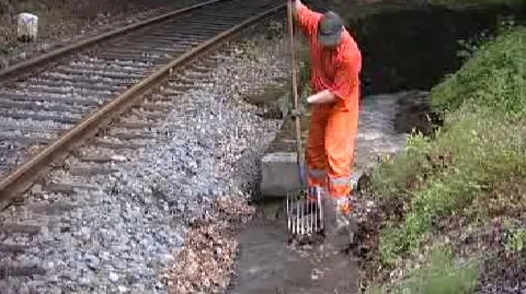 Podemletá železnice