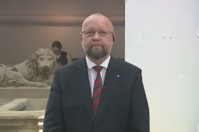 Vyhrožování ze strany diktátorských režimů musíme brát vážně, říká Bartošek