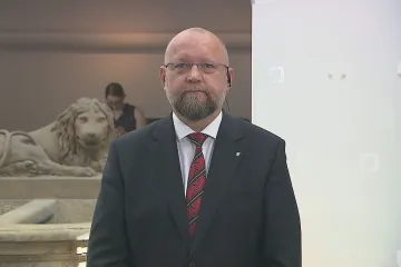 Vyhrožování ze strany diktátorských režimů musíme brát vážně, říká Bartošek