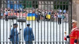 Zelenského přišlo přivítat i několik podporovatelů Ukrajiny