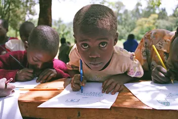 600 korun: Pro děti z rozvojových zemí jízdenka k lepšímu životu