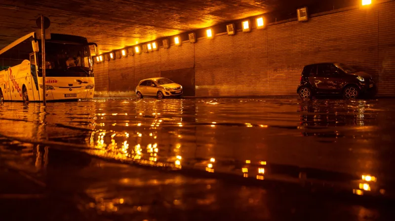 Vydatný déšť způsobil v Německu potíže v dopravě