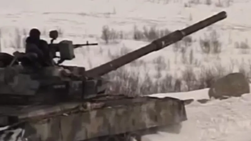 Putin po návratu ihned nařídil masivní vojenské cvičení