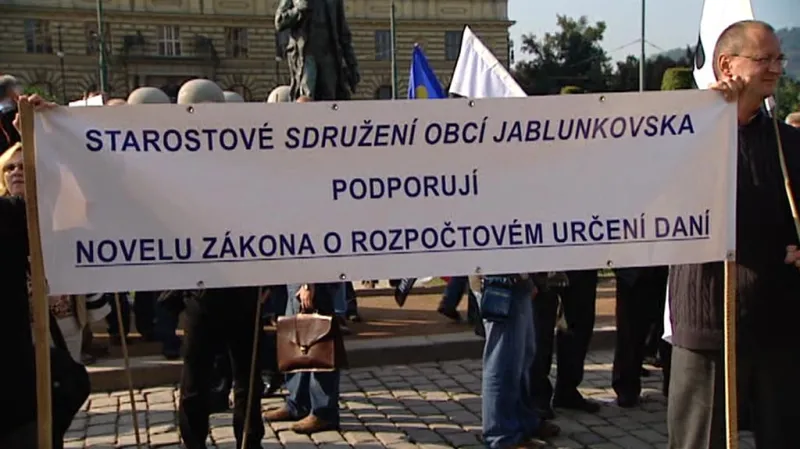 Demonstrace starostů na podporu určení daní