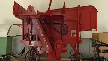 Sbírka modelů historických zemědělských strojů v Lanžhotě