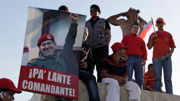 Davy Venezuelanů se loučí se zesnulým prezidentem Chávezem