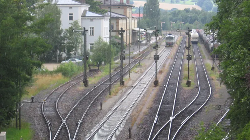 Nádraží Furth im Wald bylo charakteristické mechanickými návěstidly (dnes již neexistujícími). Končila zde Česká západní dráha, která navazovala na trať Bavorské východní dráhy ze Schwandorfu.
